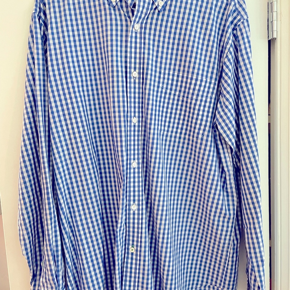 Men’s J McLaughlin button down size M